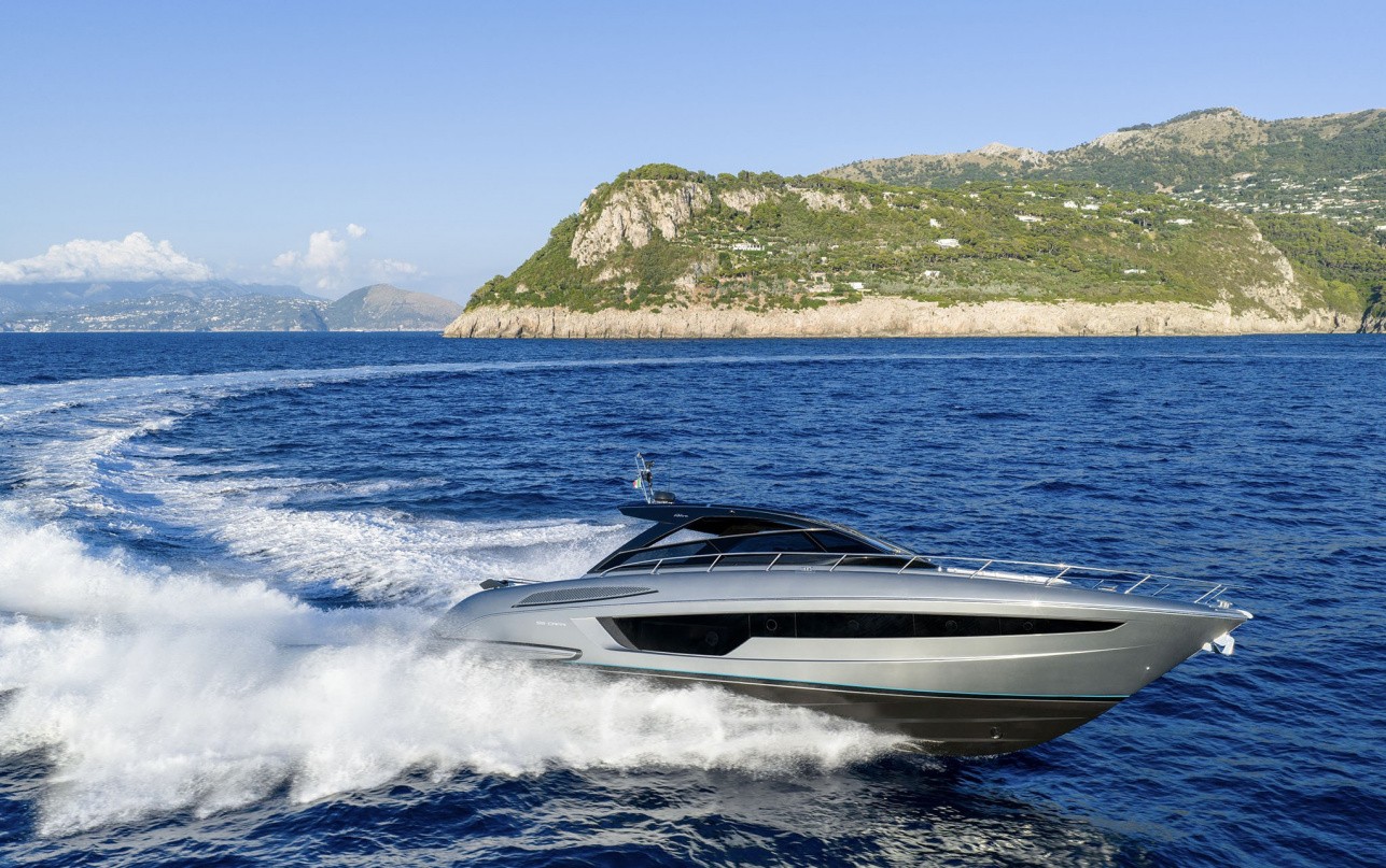 Яхта Riva 58' Capri доступна к поставке